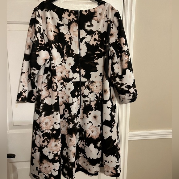 Vince Camuto Floral Dress, 16W: B1 - Picture 10 of 11